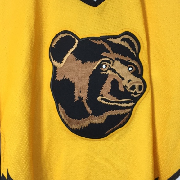 Vintage Made in Canada Boston Bruins The Pooh Bear Youth Hockey Jersey Size L/XL - Picture 4 of 16